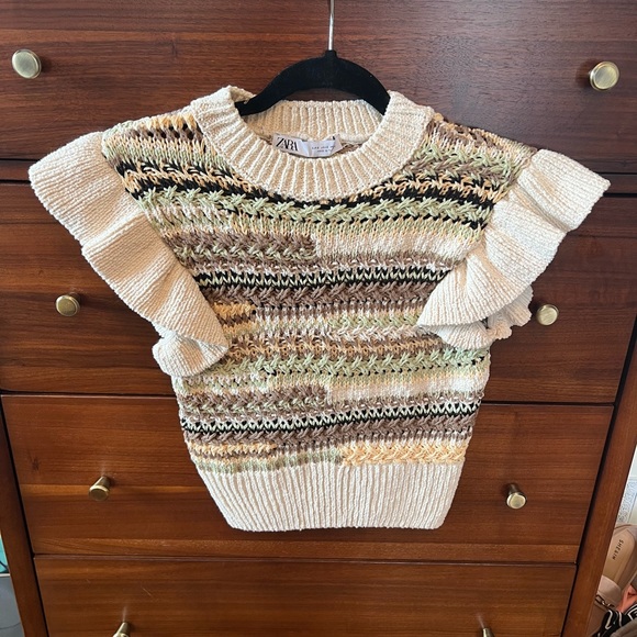 Zara Ruffled Sleeve Knit Vest - Picture 2 of 4